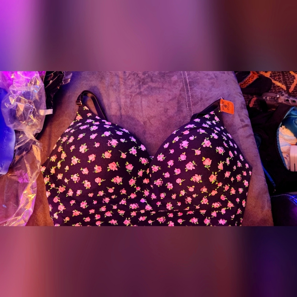 New Victoria secret bra